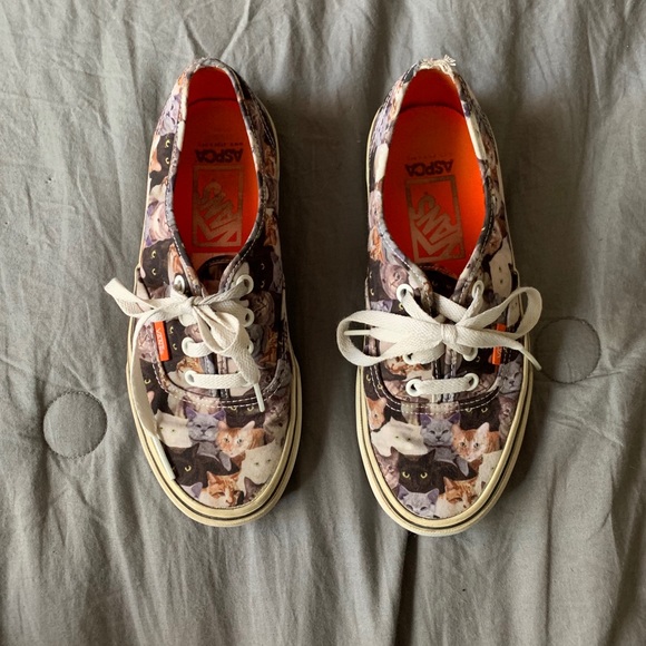 Vans Shoes - Canvas Cat Print Vans